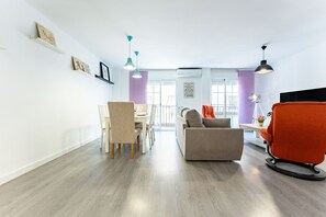 TV - MalagaSuite Marconi Fuengirola (Fuengirola)