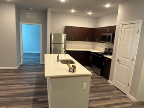 Private kitchen - Charming 2-bedroom apartment in marvelous Louisville with WiFi, AC (Louisville)