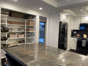 Fridge, microwave, oven, stovetop - BreathTaking View of Ocean Blue and Orange Sunsets (Solana Beach)