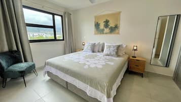 1 dormitorio, tabla de planchar con plancha, wifi y ropa de cama