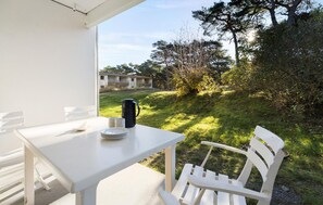 Outdoor dining - 1 bedroom nice apartment in Nexø (Nexø)