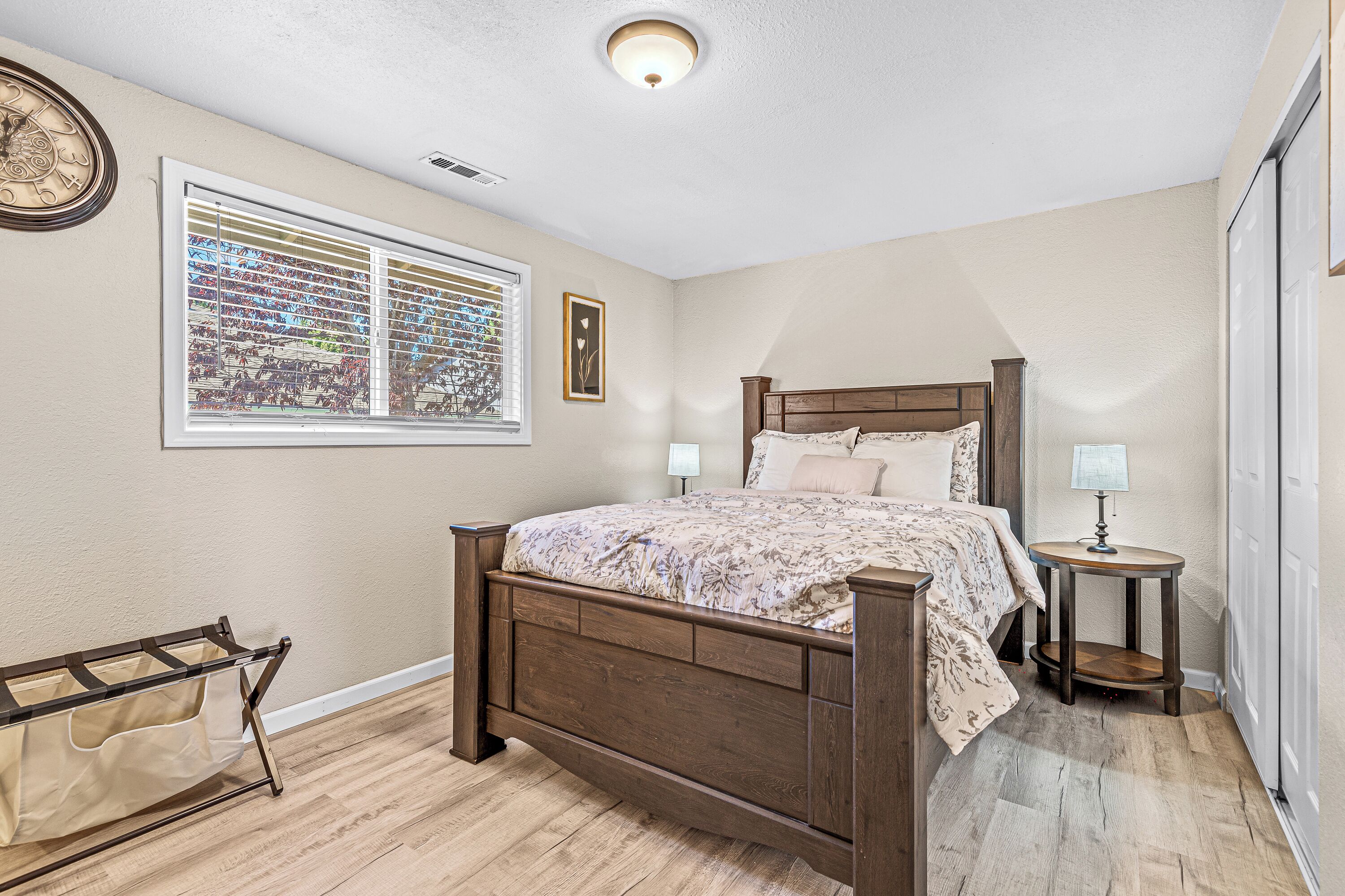 3 bedrooms, iron/ironing board, travel crib, free WiFi