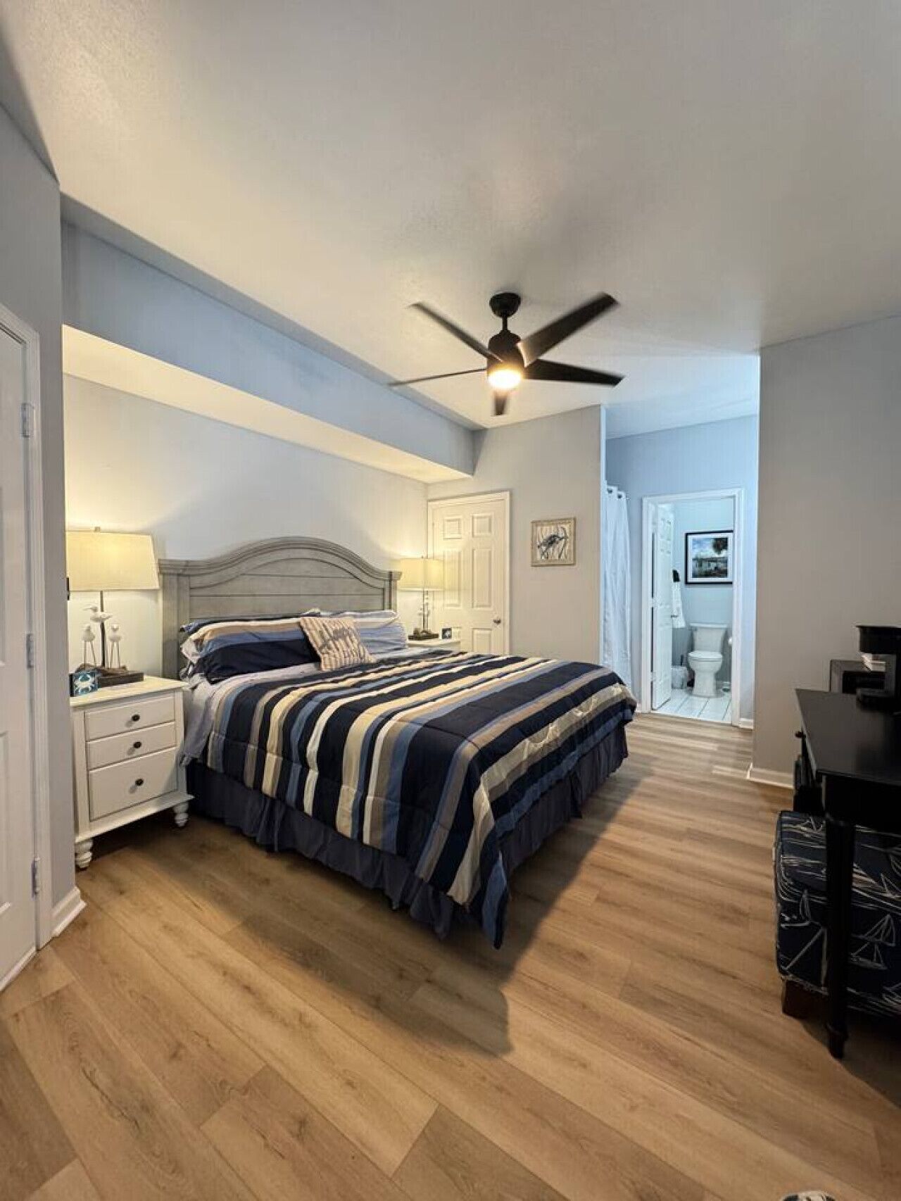 2 habitaciones, escritorio, tabla de planchar con plancha y wifi 