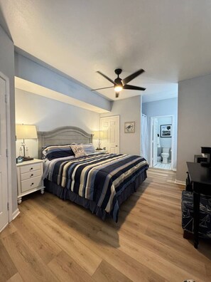 2 bedrooms, desk, iron/ironing board, WiFi