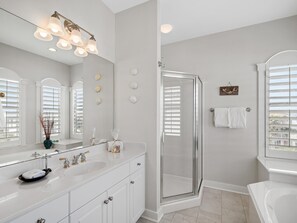 Condo, Multiple Beds, Balcony, Ocean View (#B401 - No Pets Allowed) | Bathroom | Jetted tub, towels