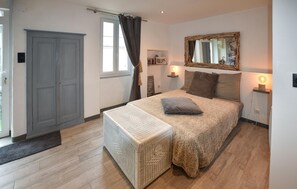 1 bedroom - 1 bedroom stunning home in Aiguèze (Aiguèze)