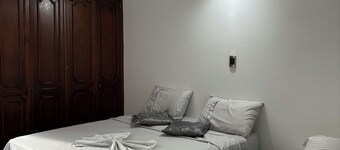 Spacious 5-bedroom house in charming Cucuta with AC, WiFi and prívate Pool 