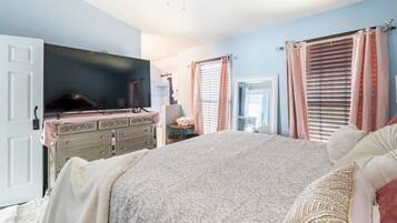 3 bedrooms, iron/ironing board, WiFi, bed sheets