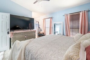 3 bedrooms, iron/ironing board, WiFi, bed sheets - Charming 3-bedroom house with WiFi, AC in enjoyable Lithonia (Lithonia)