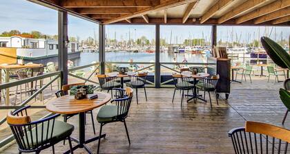 2 bedroom gorgeous ship in Naarden