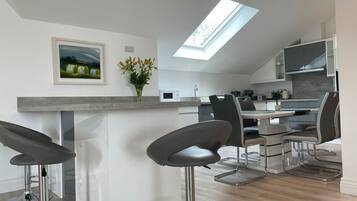 Apartment | Dining