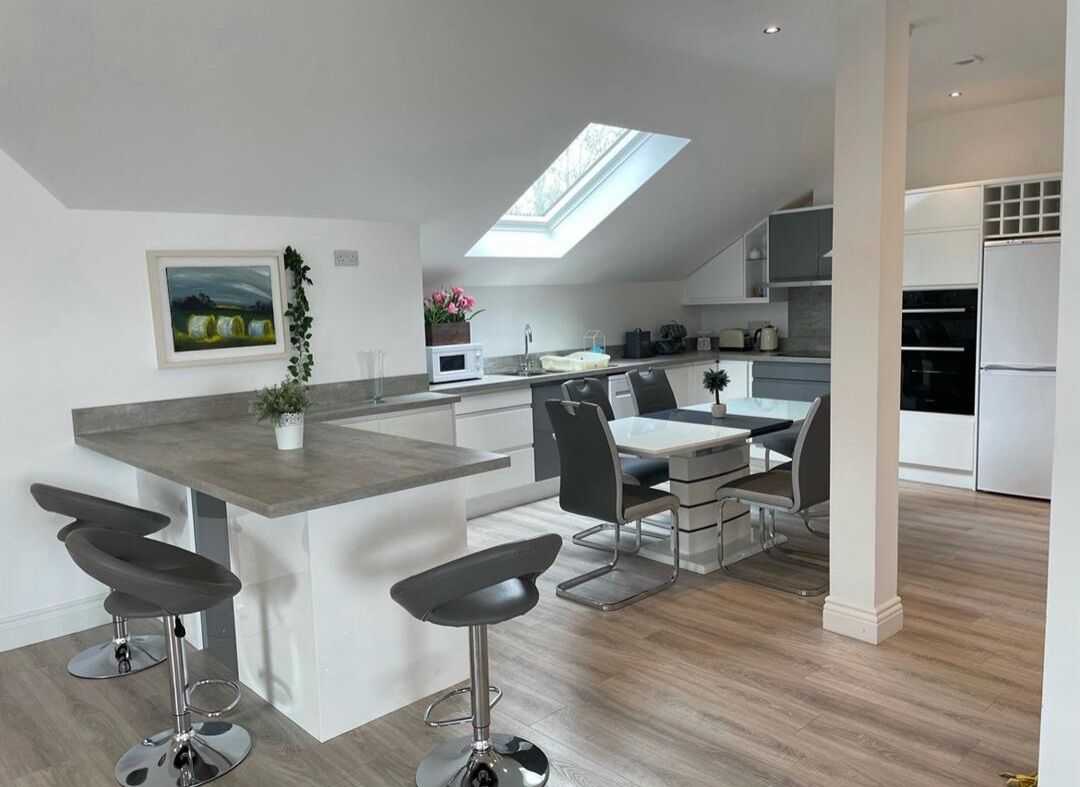 Apartment | Private kitchen | Fridge, microwave, oven, stovetop