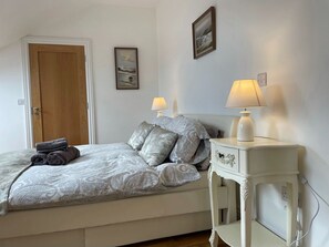 3 chambres, accès au Wi-Fi (inclus), literie fournie