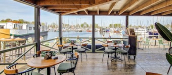 2 bedroom gorgeous ship in Naarden