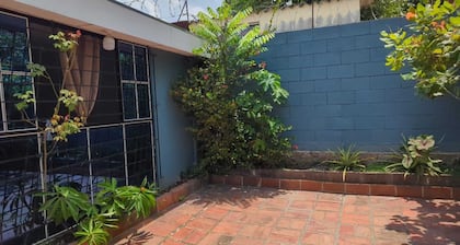 Spacious Home W Private Parking