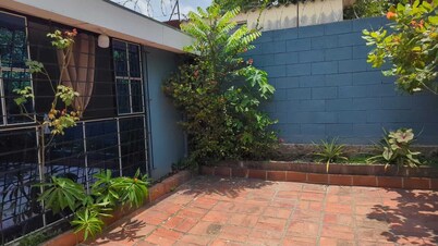 Spacious Home W Private Parking