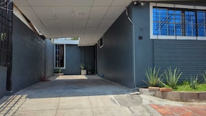 Property grounds - Spacious Home W Private Parking (San Salvador)