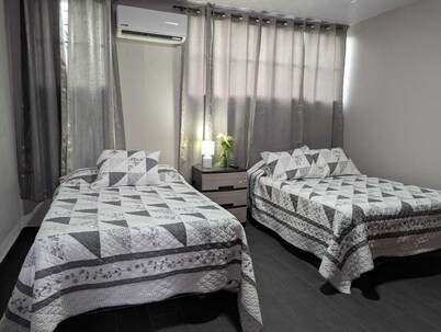 Spacious Home W Private Parking