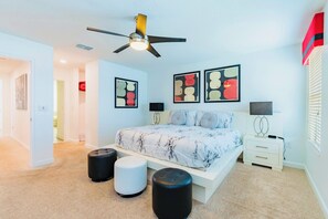 6 camere, una scrivania, ferro/asse da stiro, culla da viaggio