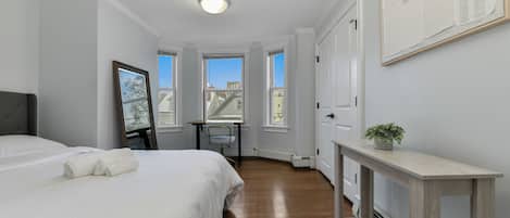 3 bedrooms, iron/ironing board, free WiFi, bed sheets