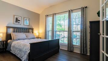 4 bedrooms, desk, iron/ironing board, travel crib