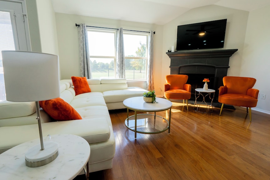 Serene 4-bedroom House With Bbq, 5-tvs In Mckinney Facing Park & Pond Sleep 12 - 麥金尼