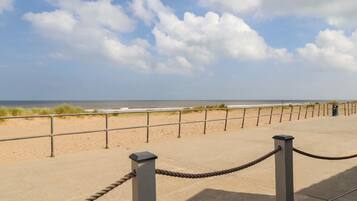 Cabin | Beach