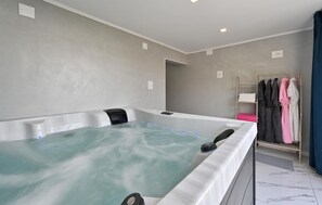 Interior - Amazing home in Petrova Gora with sauna (Petrova Gora)