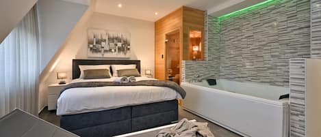 5 chambres, fer et planche à repasser, lit de bébé portatif