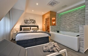 5 camere, ferro/asse da stiro, culla da viaggio, Wi-Fi gratuito