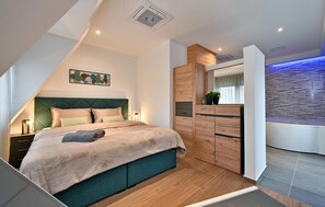 5 bedrooms, iron/ironing board, travel cot, free WiFi - Stunning home in Vinogradi Ludbreski (Vinogradi Ludbreski)