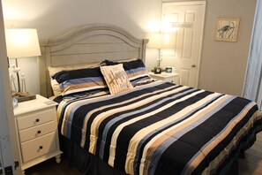 1 slaapkamer, een strijkplank/strijkijzer, wifi, beddengoed