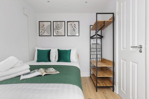 1 chambre, fer et planche à repasser, Wi-Fi, draps fournis