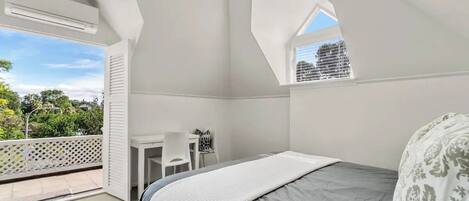 1 chambre, fer et planche à repasser, Wi-Fi, draps fournis