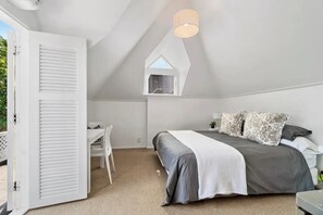 1 dormitorio, tabla de planchar con plancha, wifi y ropa de cama