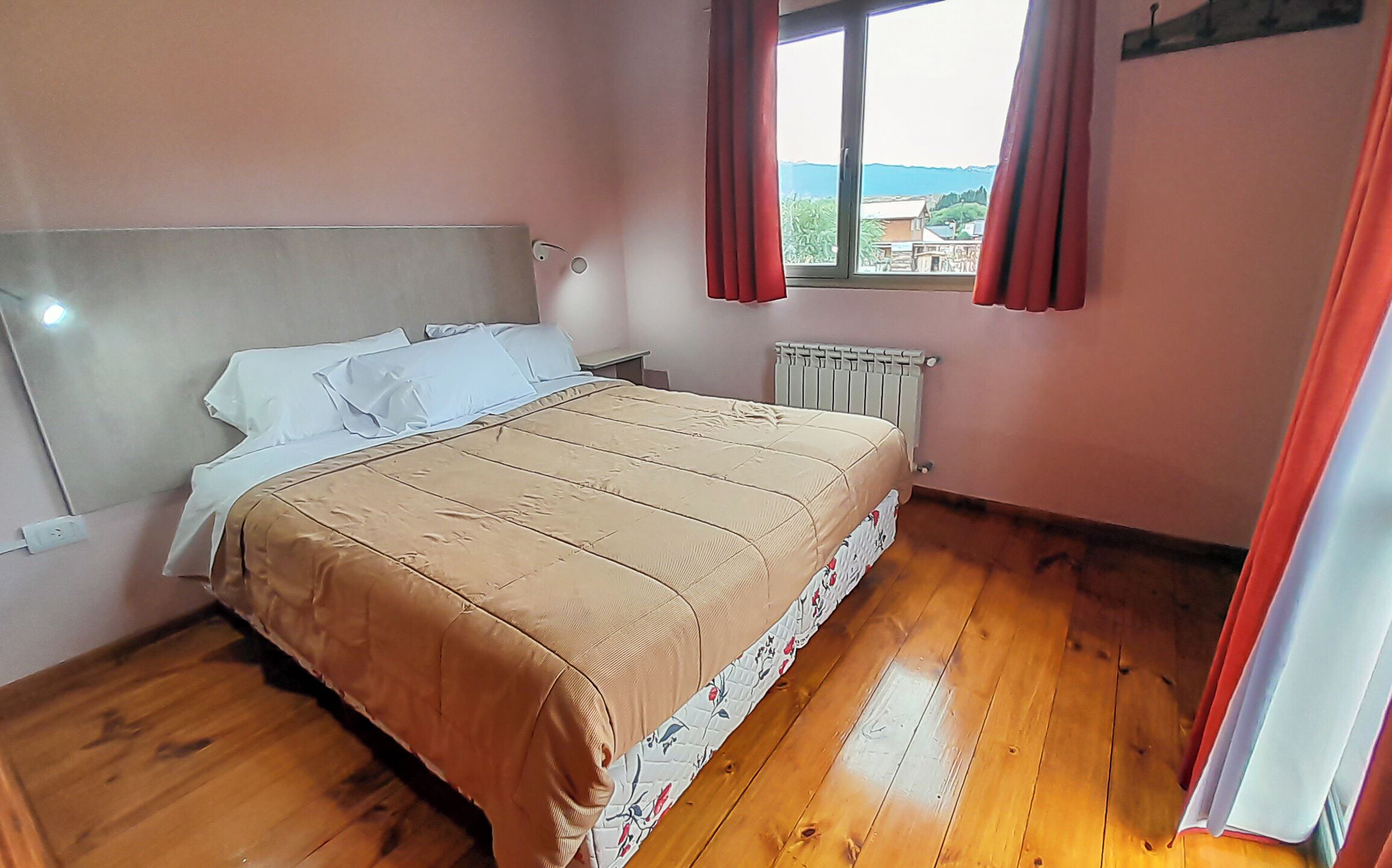 Comfort Cabin, Hill View