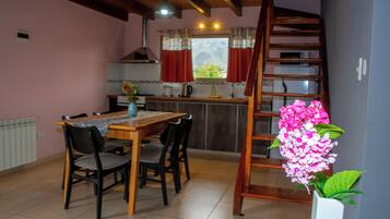 舒適小屋, 山景 | 私人廚房 | 大型雪櫃/冰箱、微波爐、焗爐、爐具