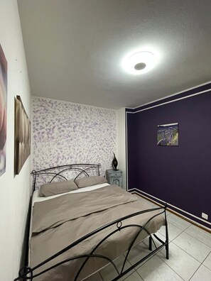 3 bedrooms, WiFi, bed sheets