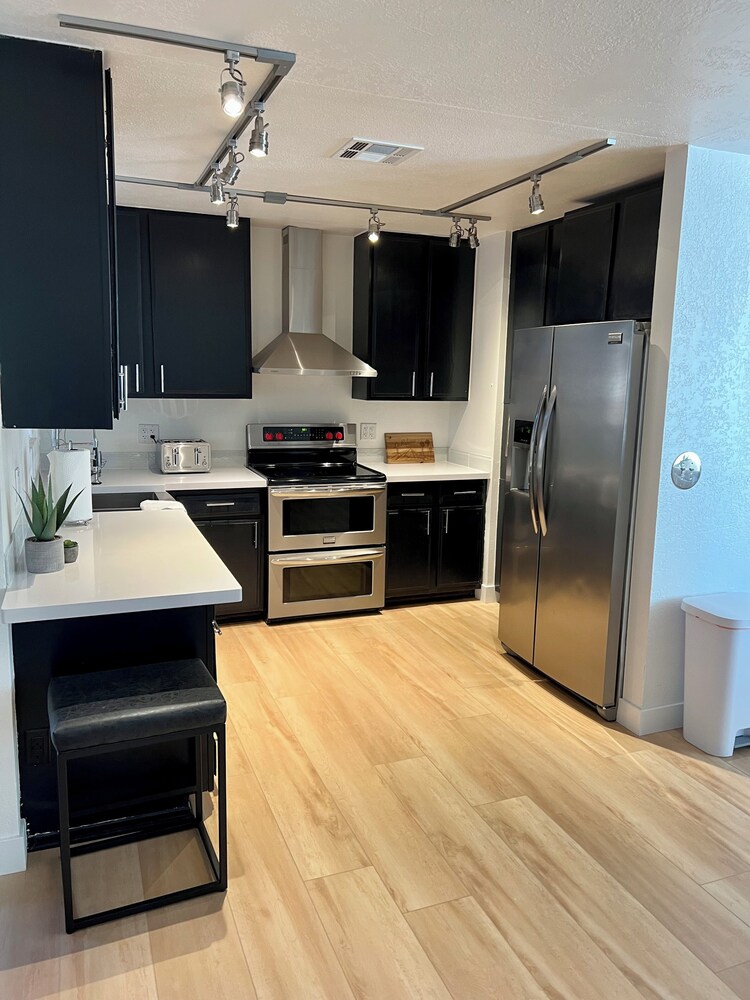 Cozy 3bedroom pool home in La Quinta Cove with mountain views