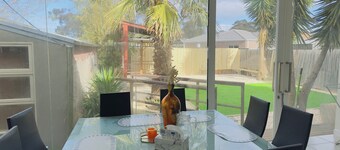3 Bedroom cozy villa in Werribee near  Werribee CBD and other amenities