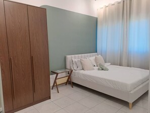 2 chambres, fer et planche Ă repasser, Wi-Fi, draps fournis