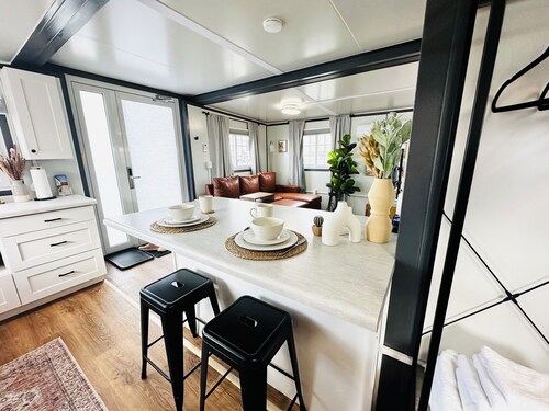 Pet friendly Studio BoxHouse in Pecos: Queen bed with Twin over Full Bunk Beds