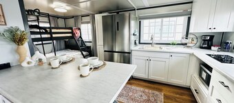 Pet friendly Studio BoxHouse in Pecos: Queen bed with Twin over Full Bunk Beds