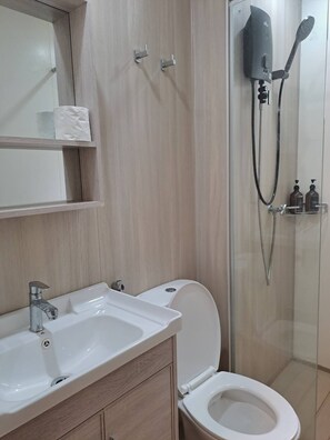 Hair dryer, soap, shampoo - Youth City Residence/ 2 Room/ KLIA/ Nilai/ Pool (Nilai)