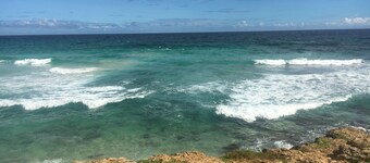 Charming apartment in Le Moule, 5-minute walk from cove and coastline