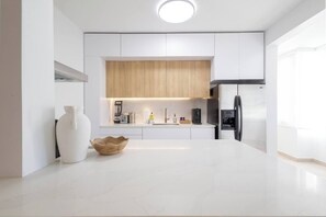 Fridge, microwave, oven, stovetop