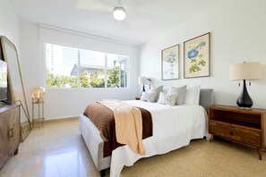 3 makuuhuonetta, silitysrauta/-lauta, ilmainen Wi-Fi, vuodevaatteet