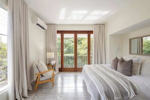 3 camere, una scrivania, ferro/asse da stiro, culla da viaggio