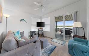 Smart TV, ping pong - View of Space X from Waterfront one bedroom (629) (Port Isabel)