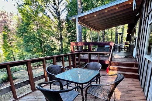 Pioneer Cabin Retreat